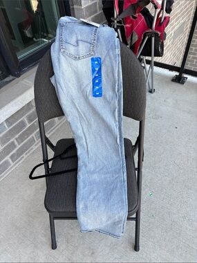 Light Wash Blue Jeans